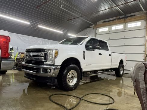 Used 2019 Ford F350 XLT image 5