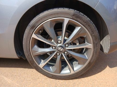 Used 2020 Hyundai Veloster 2.0 Premium image 10