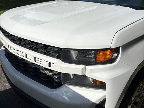Used 2021 Chevrolet Silverado 1500 Custom w/ Custom Max Trailering Package AWD/4WD image 2