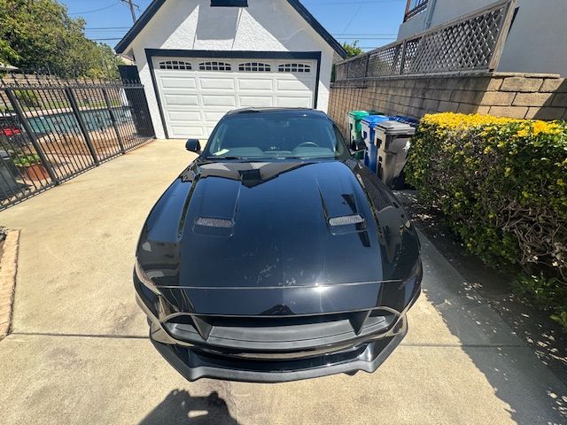 Used 2019 Ford Mustang GT RWD image 2