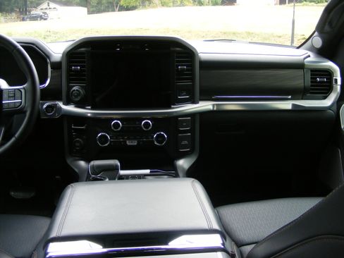 Used 2025 Ford F150 Lariat w/ Equipment Group 501A Mid AWD/4WD image 16