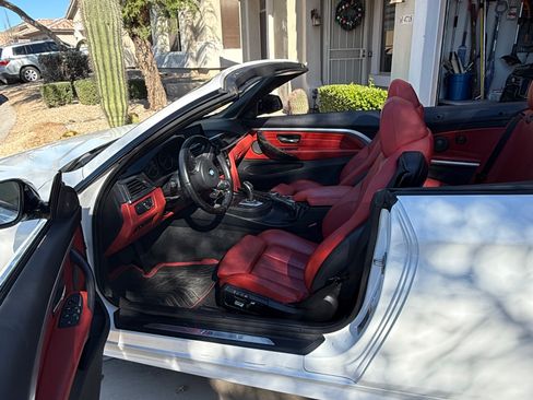 Used 2017 BMW 430i Convertible image 5