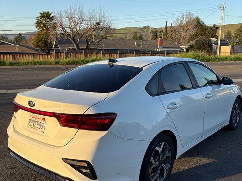 Used 2019 Kia Forte LXS image 8