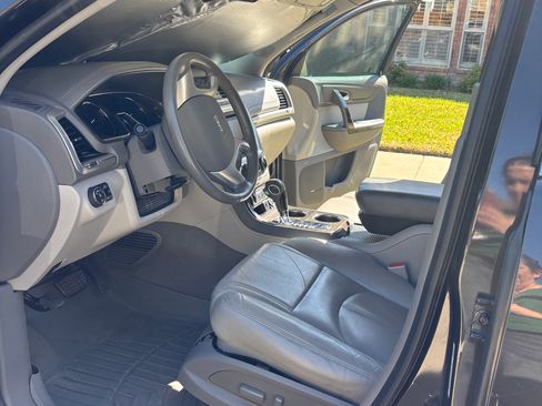 Used 2017 GMC Acadia Limited SLT image 10