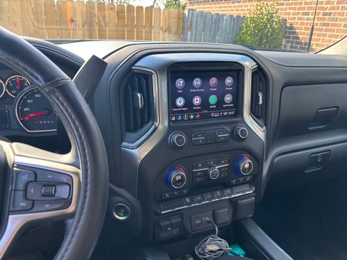 Used 2021 Chevrolet Silverado 3500 LTZ w/ LTZ Convenience Package image 17