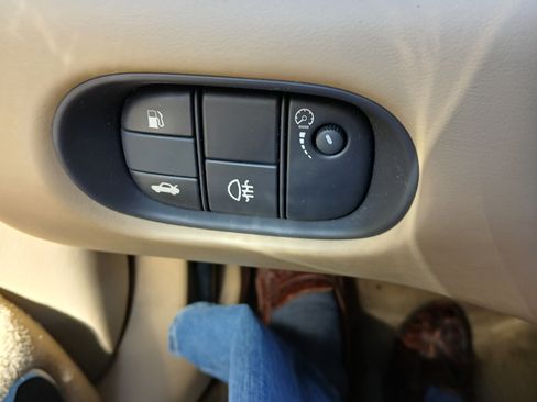 Used 2011 Jaguar XK Convertible image 19