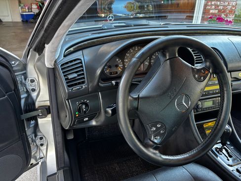 Used 2000 Mercedes-Benz CLK 430 Coupe image 12