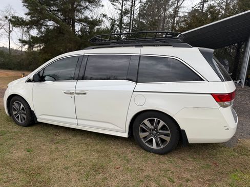 Used 2015 Honda Odyssey Touring image 8