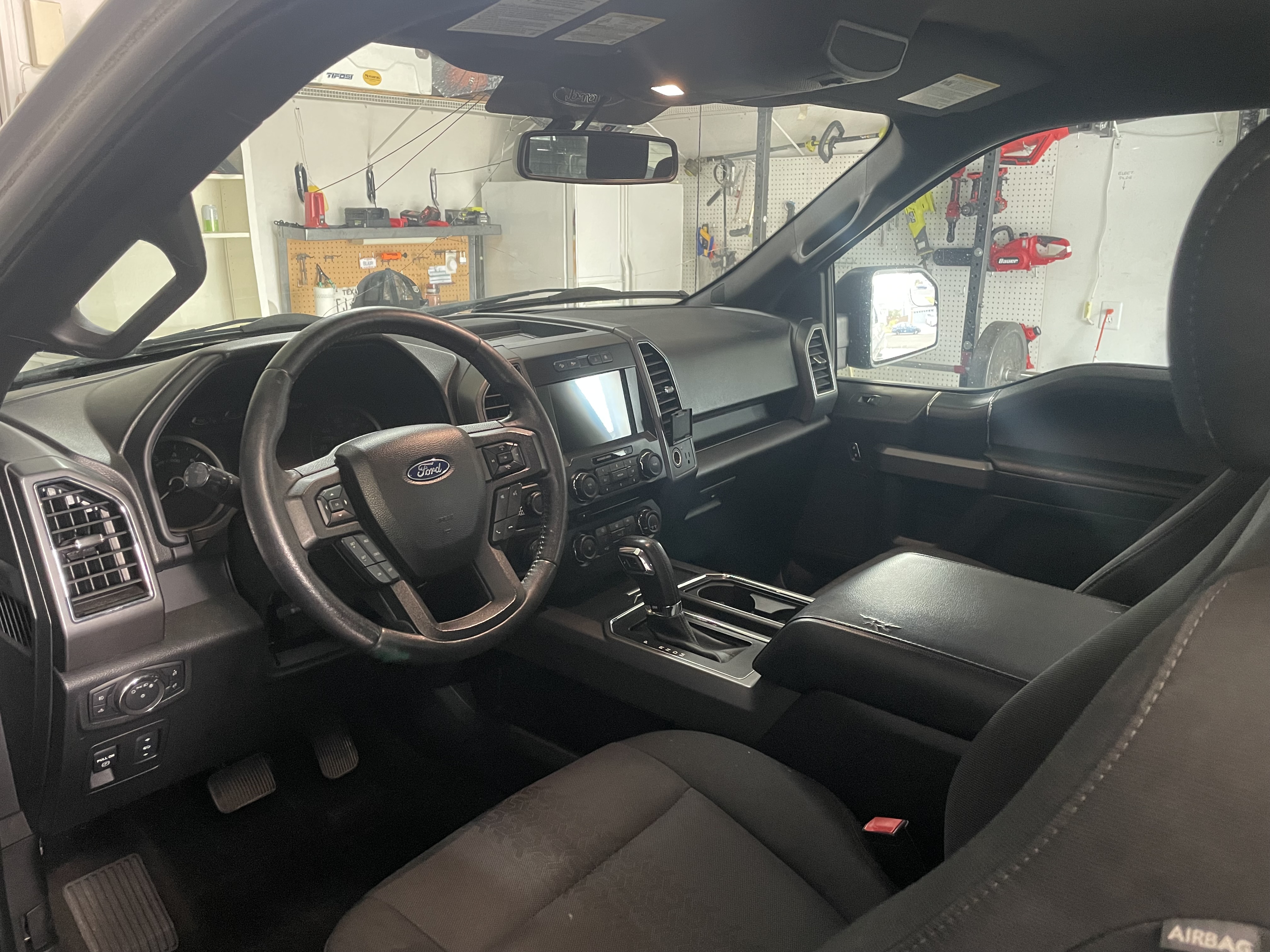 Used 2018 Ford F150 XLT w/ Equipment Group 302A Luxury AWD/4WD image 19