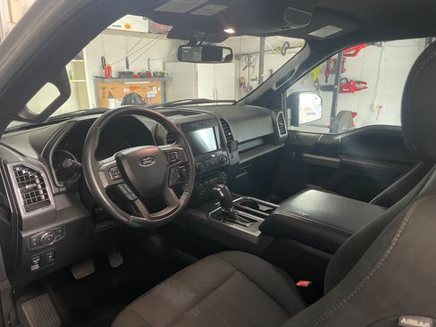 Used 2018 Ford F150 XLT w/ Equipment Group 302A Luxury AWD/4WD image 19