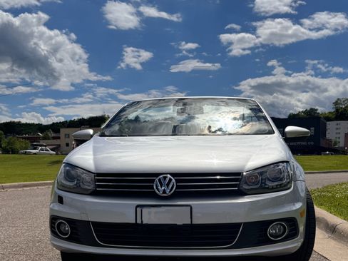 Used 2013 Volkswagen Eos Executive FWD image 12