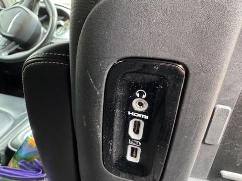 Used 2020 Chrysler Pacifica Touring-L Plus image 12