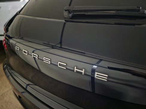 Used 2018 Porsche Macan Sport Edition AWD/4WD image 5