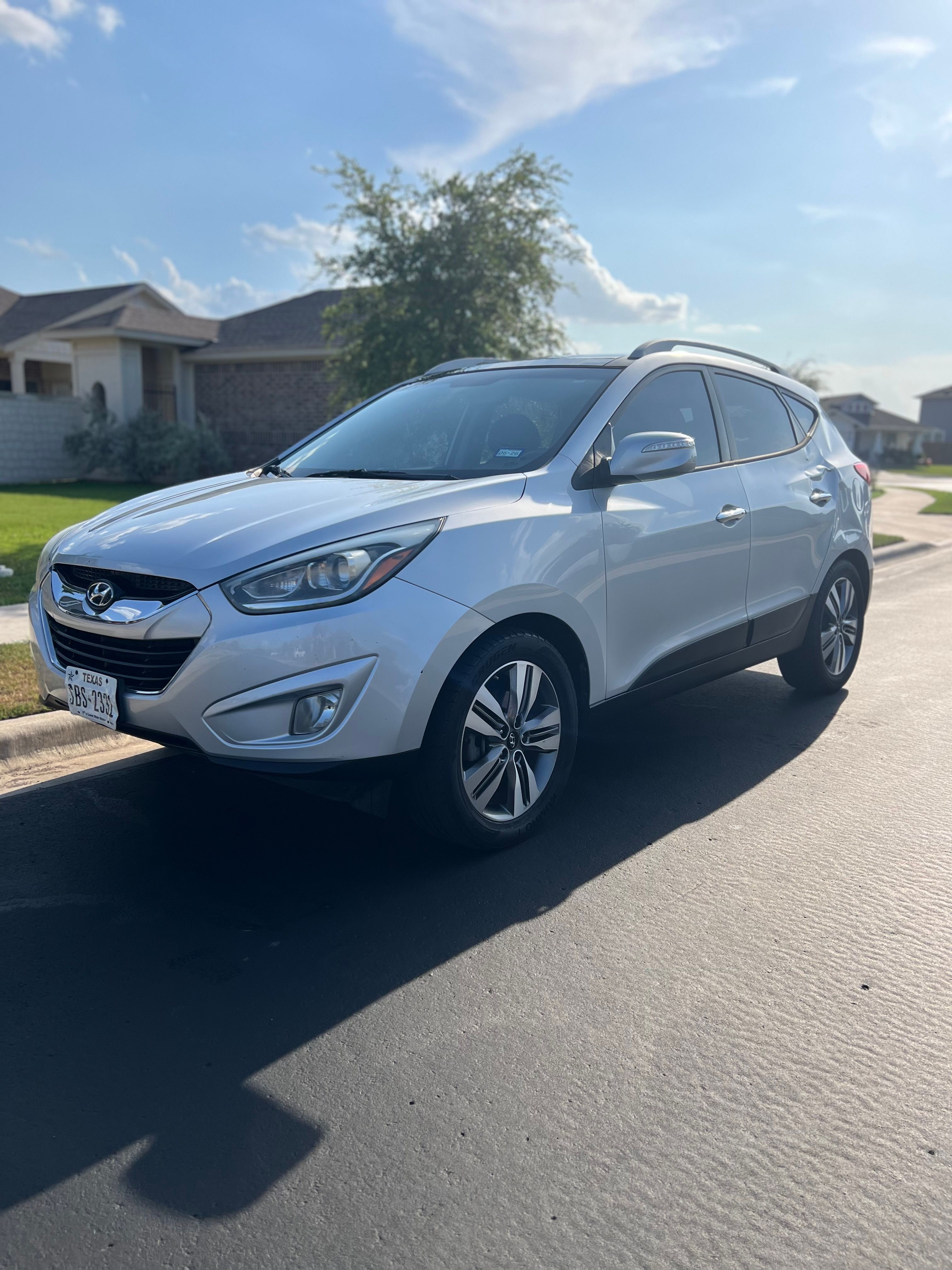 Used 2014 Hyundai Tucson Limited w/ Technology Package 02 FWD image 1