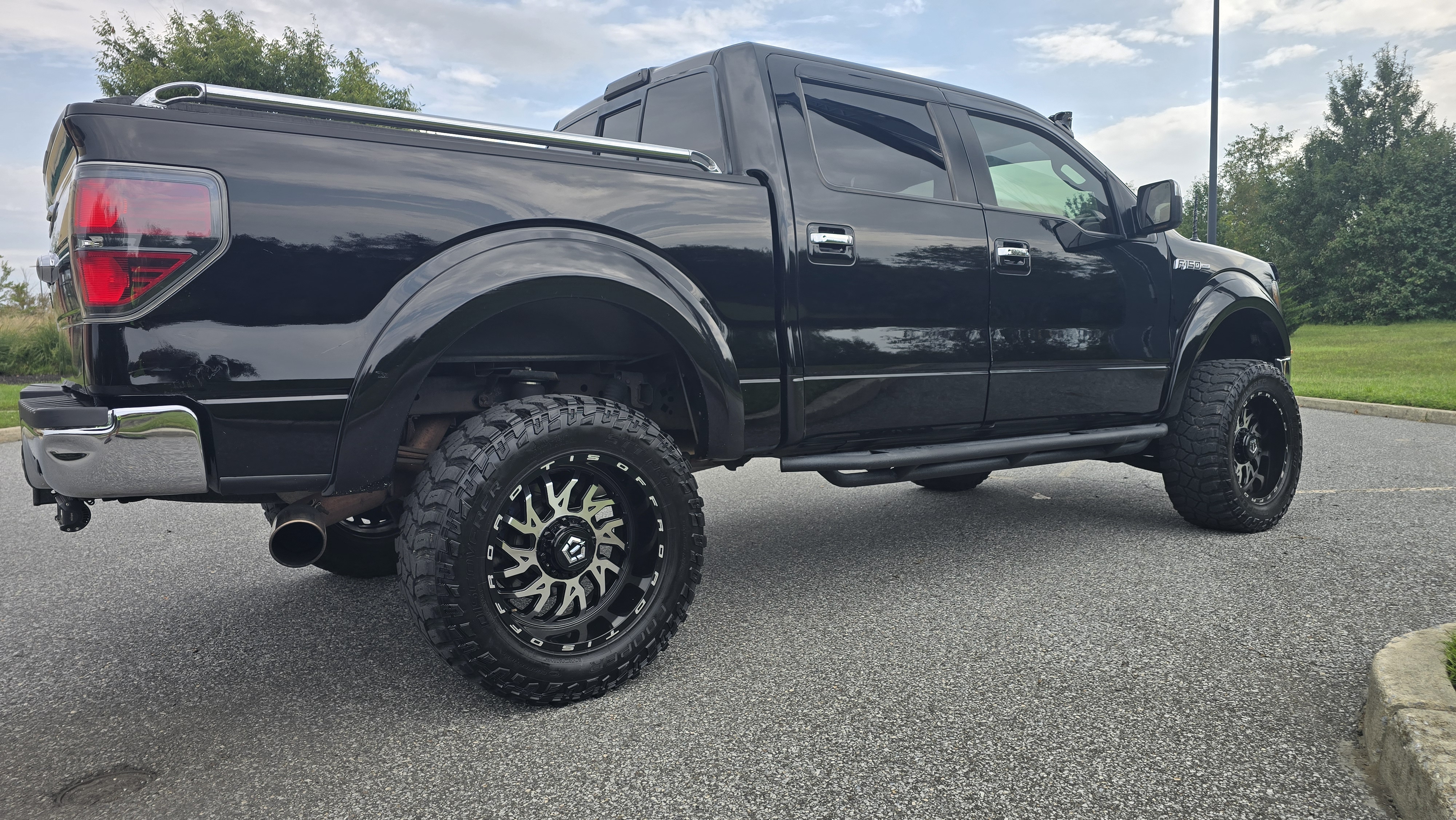 Used 2011 Ford F150 Lariat w/ Lariat Chrome Pkg AWD/4WD image 5
