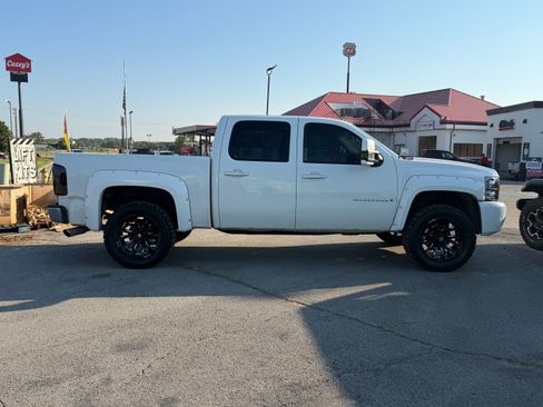 Used 2009 Chevrolet Silverado 1500 LTZ w/ LTZ Plus Package AWD/4WD image 8