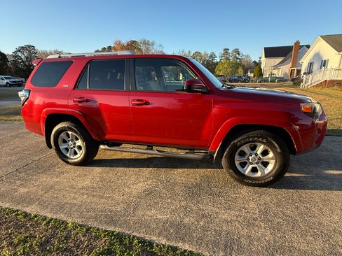 Used 2014 Toyota 4Runner SR5 image 1