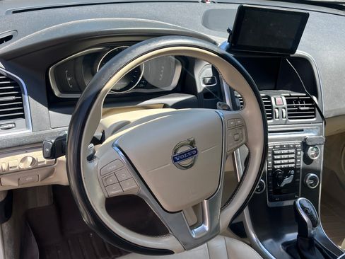 Used 2015 Volvo XC60 T6 image 4