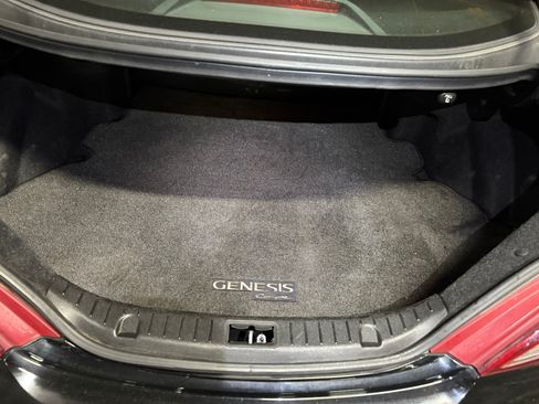 Used 2013 Hyundai Genesis 3.8 image 29