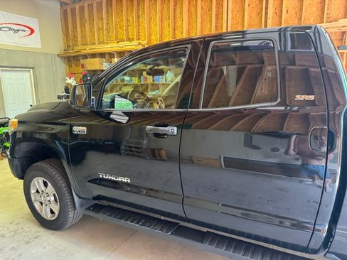 Used 2014 Toyota Tundra SR5 w/ SR5 Upgrade Package AWD/4WD image 5