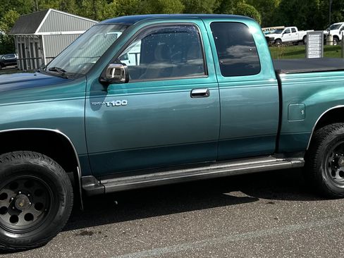 Used 1997 Toyota T100 SR5 image 1