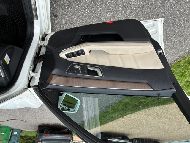 Used 2014 Mercedes-Benz E 550 4MATIC Sedan image 13