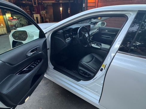 Used 2021 Toyota Mirai w/ Advanced Technology Package image 9