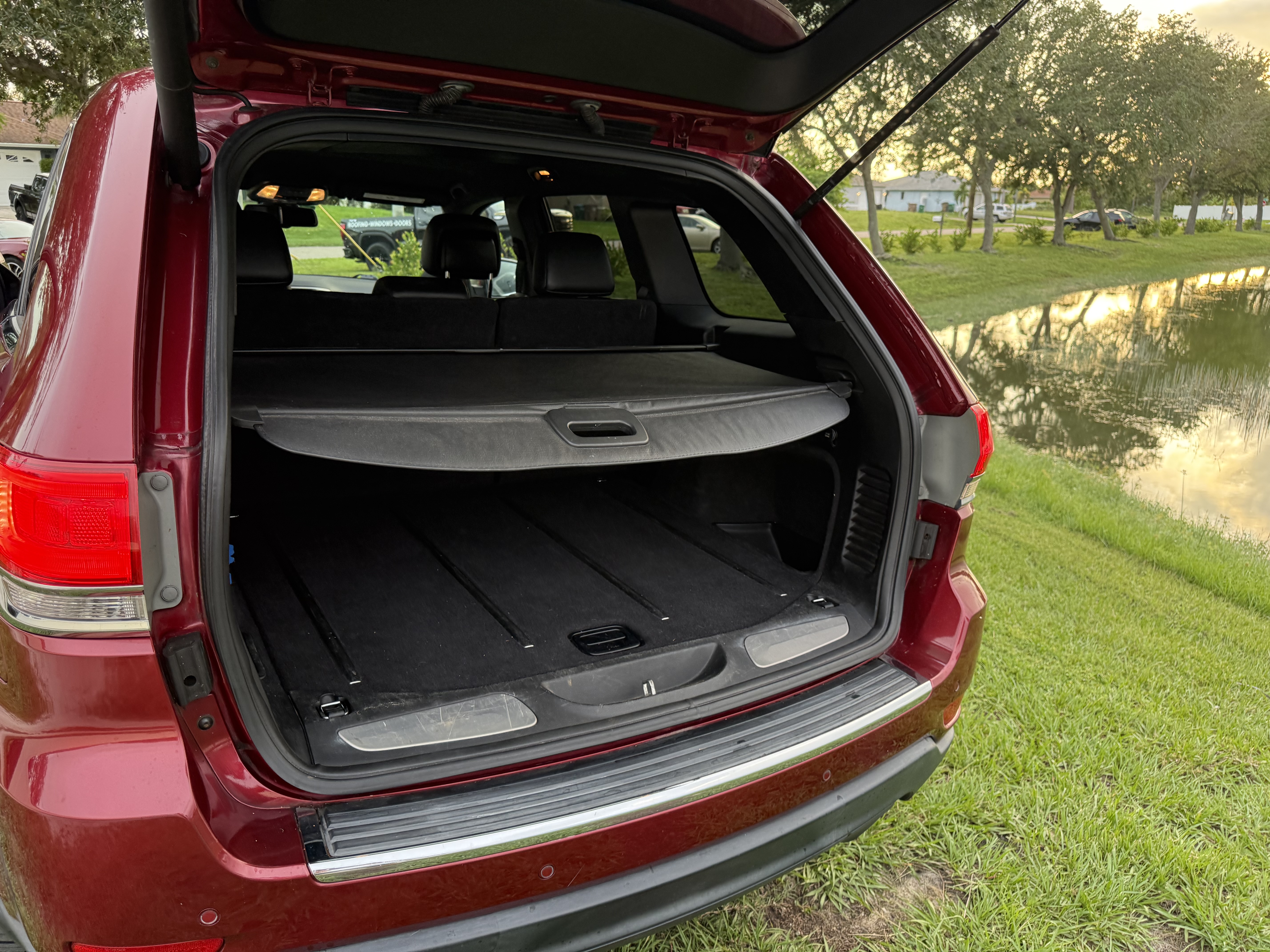 Used 2015 Jeep Grand Cherokee Limited AWD/4WD image 12