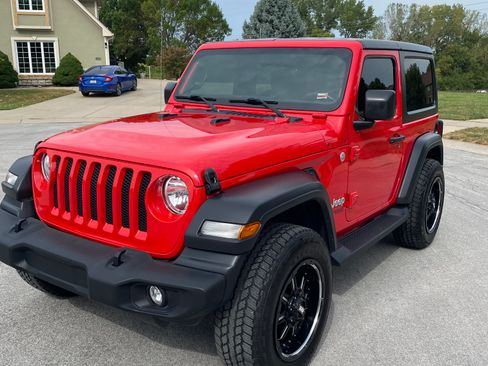 Used 2018 Jeep Wrangler Sport image 1