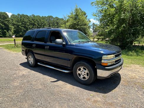 Used 2006 Chevrolet Tahoe LS w/ Smart Select Package RWD image 2