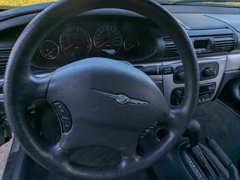 Used 2006 Chrysler Sebring Touring image 8
