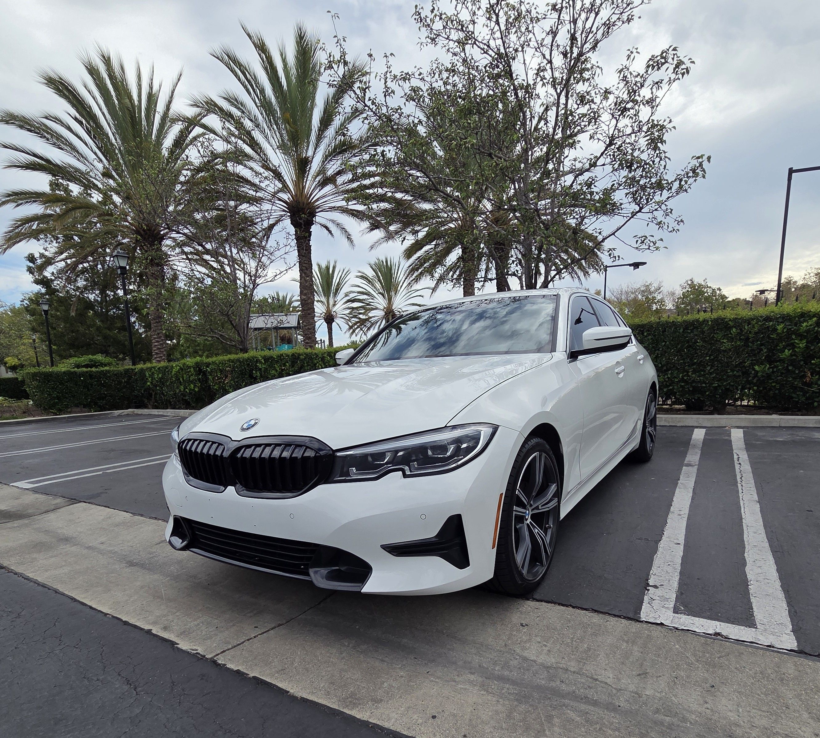 Used 2021 BMW 330i Sedan w/ Driving Assistance Package RWD image 2