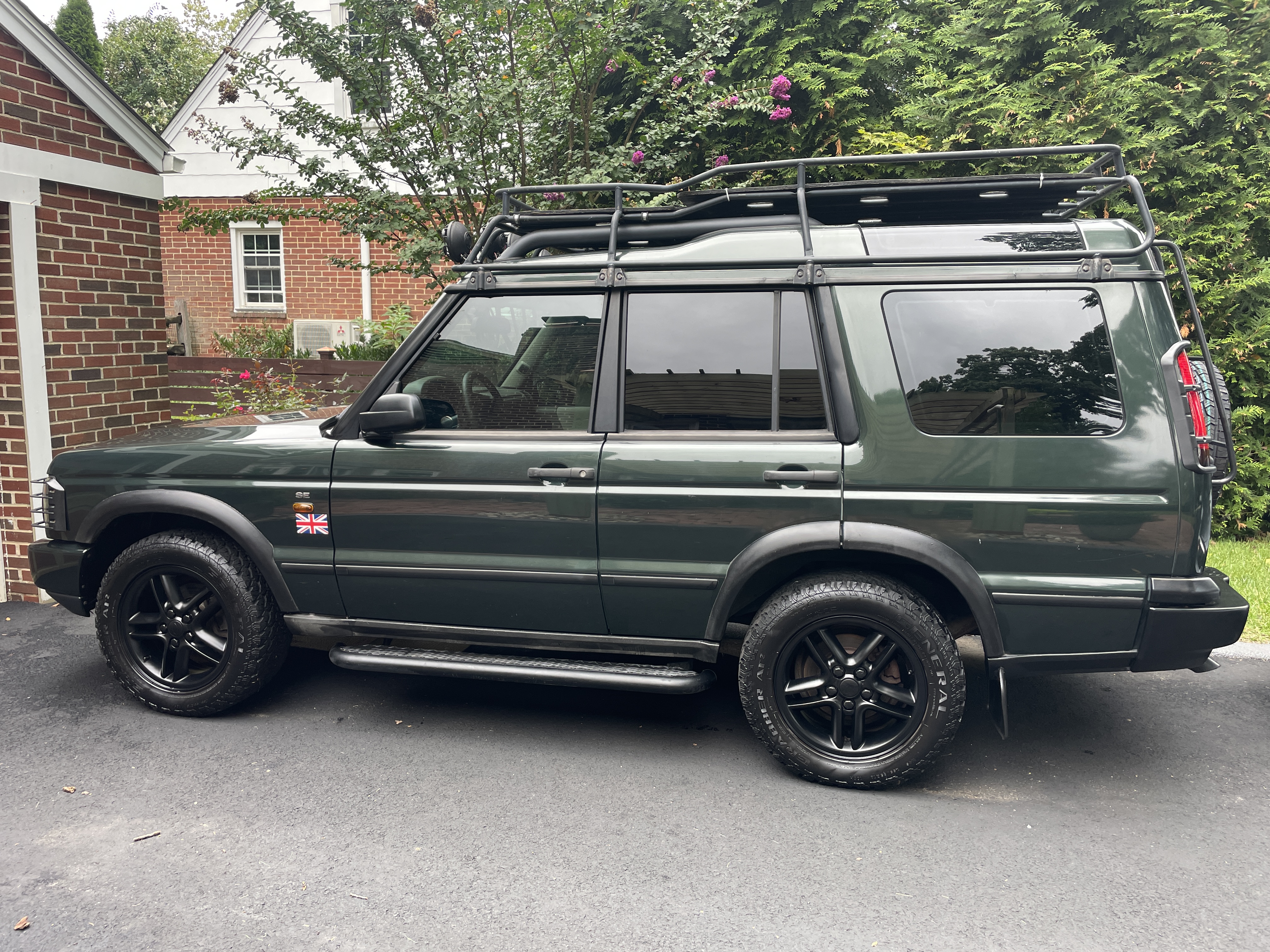 Used 2004 Land Rover Discovery SE AWD/4WD image 1