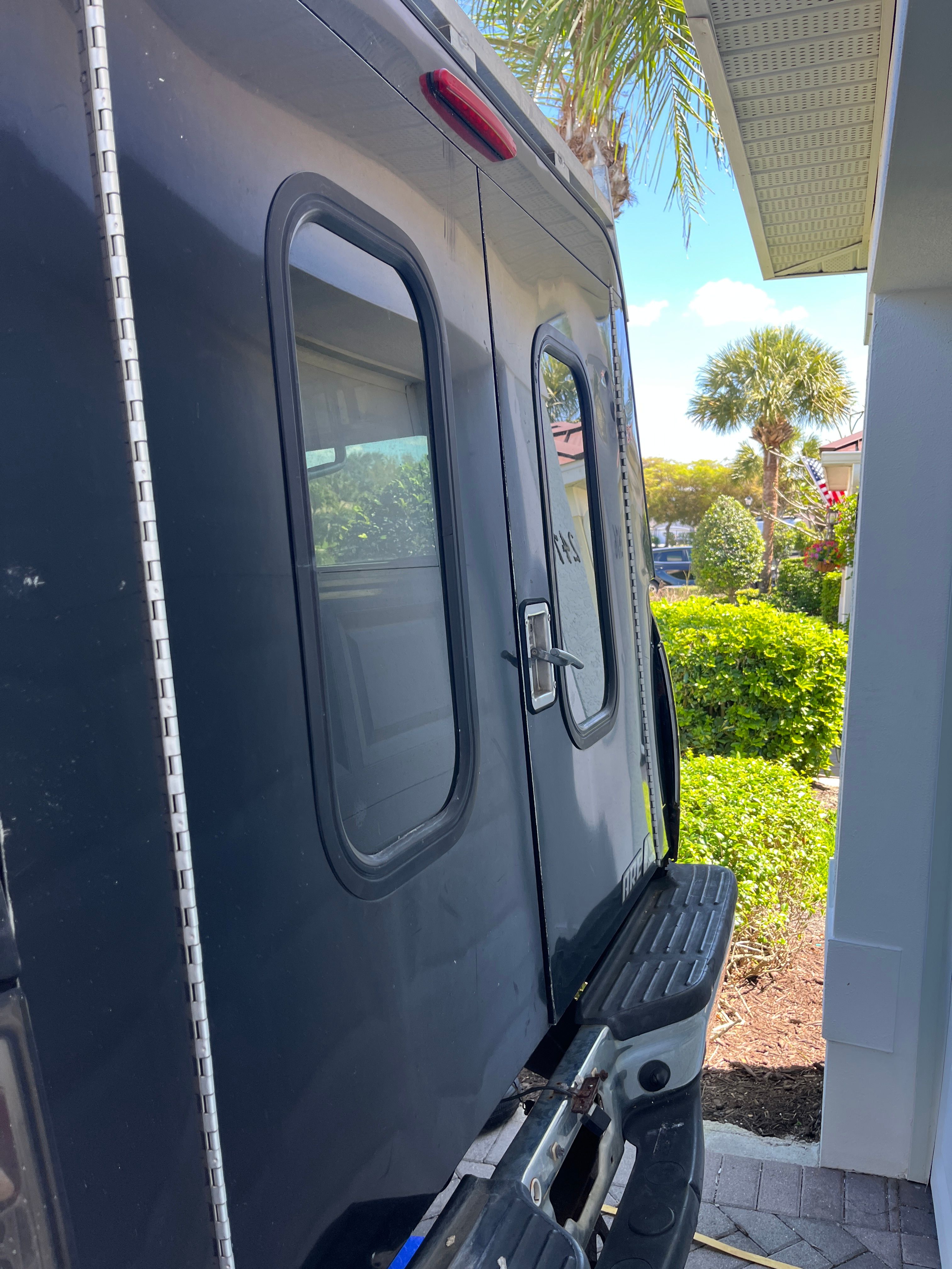 Used 2001 Ford F350 4x4 Regular Cab Super Duty image 5