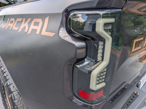 Used 2022 Chevrolet Silverado 1500 LT Trail Boss w/ LT Trail Boss Premium Package image 15