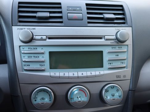 Used 2008 Toyota Camry LE image 25