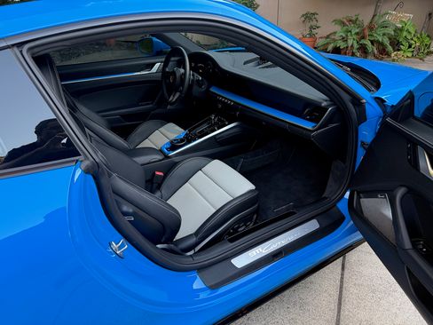 Used 2023 Porsche 911 Carrera 4S image 10