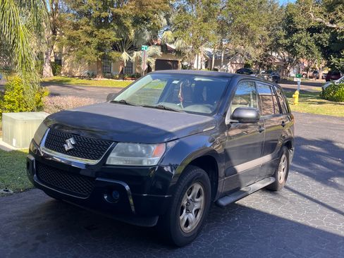 Used 2011 Suzuki Grand Vitara Premium image 2