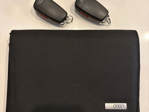 Used 2018 Audi A3 e-tron Premium w/ Sport Package image 19