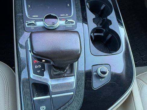 Used 2019 Audi Q7 3.0T Prestige image 19