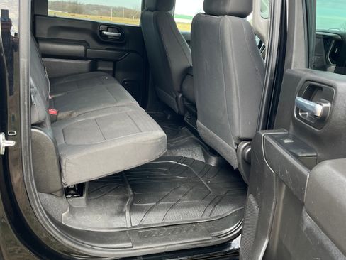 Used 2022 Chevrolet Silverado 2500 Custom w/ Custom Value Package image 10