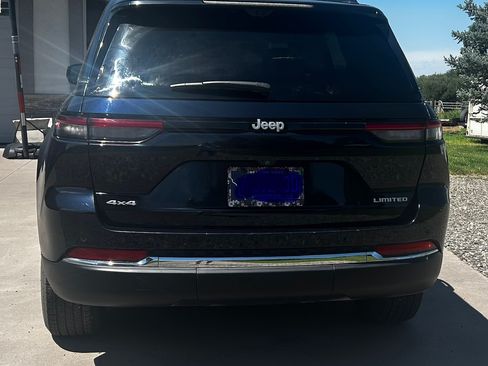 Used 2024 Jeep Grand Cherokee Limited w/ Luxury Tech Group II AWD/4WD image 5