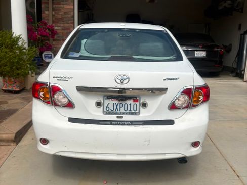 Used 2010 Toyota Corolla LE FWD image 6