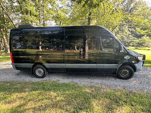 Used 2019 Mercedes-Benz Sprinter 2500 image 9