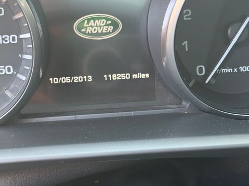 Used 2014 Land Rover Range Rover Sport HSE image 13