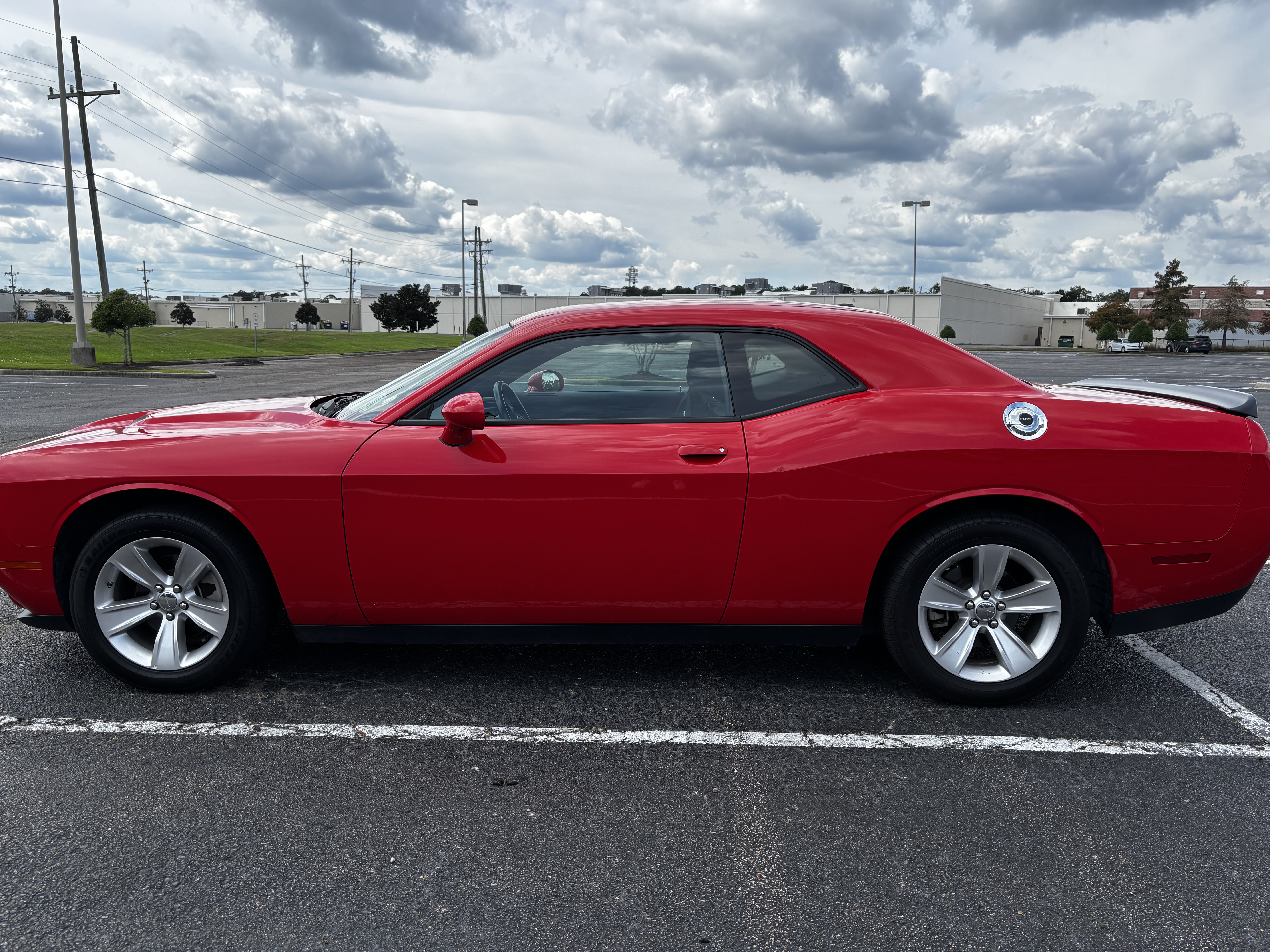 Used 2023 Dodge Challenger SXT RWD image 1