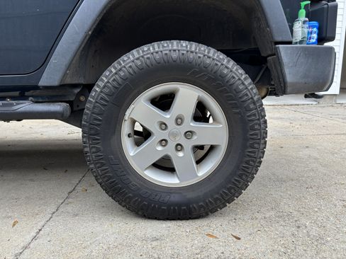 Used 2017 Jeep Wrangler Unlimited Sport w/ Quick Order Package 24S image 5