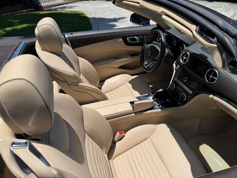 Used 2019 Mercedes-Benz SL 450 image 4
