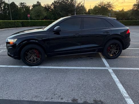 Used 2019 Audi Q8 Prestige w/ Luxury Package AWD/4WD image 4