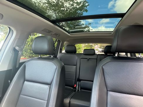 Used 2019 Volkswagen Tiguan SE w/ Panoramic Sunroof Package image 16